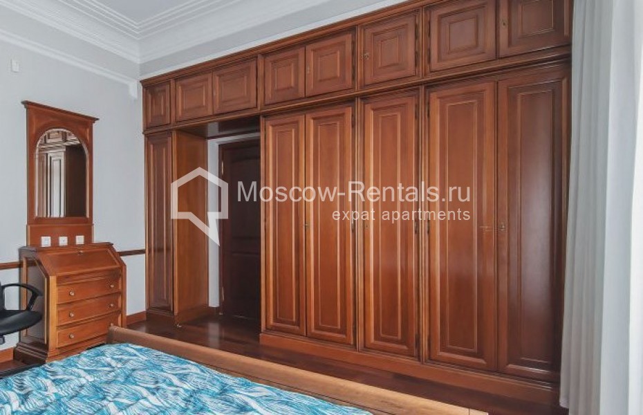 Photo #8 4-room (3 BR) apartment for <a href="http://moscow-rentals.ru/en/articles/long-term-rent" target="_blank">a long-term</a> rent
 in Russia, Moscow, Romanov lane, 3С7