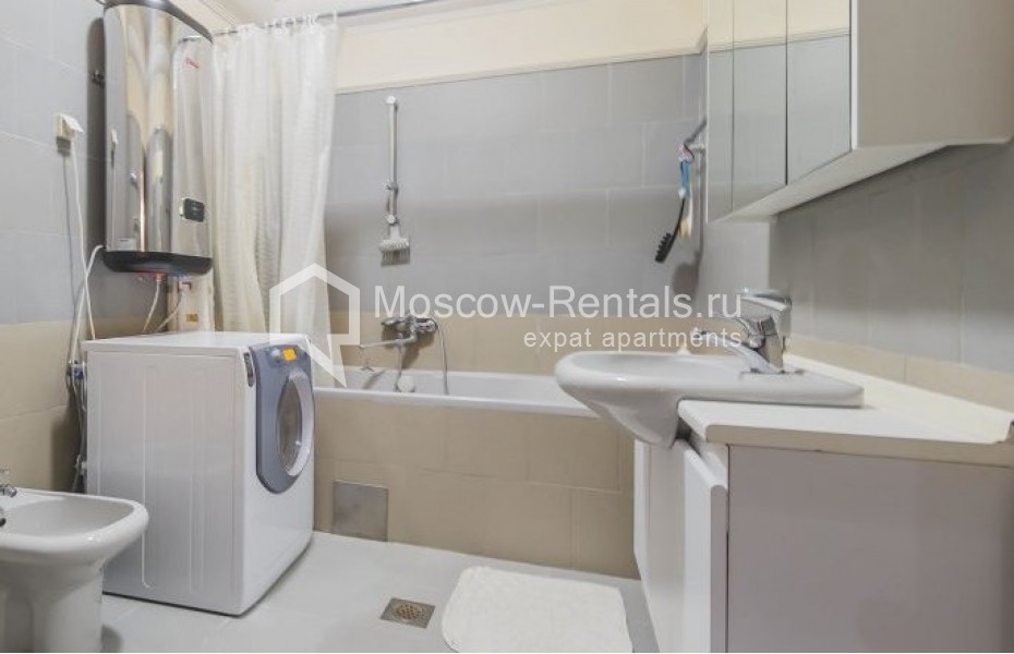Photo #10 4-room (3 BR) apartment for <a href="http://moscow-rentals.ru/en/articles/long-term-rent" target="_blank">a long-term</a> rent
 in Russia, Moscow, Romanov lane, 3С7