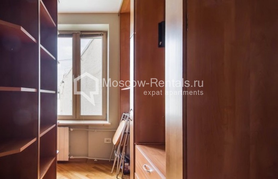 Photo #16 3-room (2 BR) apartment for <a href="http://moscow-rentals.ru/en/articles/long-term-rent" target="_blank">a long-term</a> rent
 in Russia, Moscow, Prechistenka str, 30/2