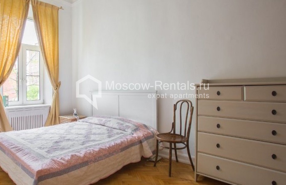 Photo #5 4-room (3 BR) apartment for <a href="http://moscow-rentals.ru/en/articles/long-term-rent" target="_blank">a long-term</a> rent
 in Russia, Moscow, Starosadskyi lane, 7/10С7