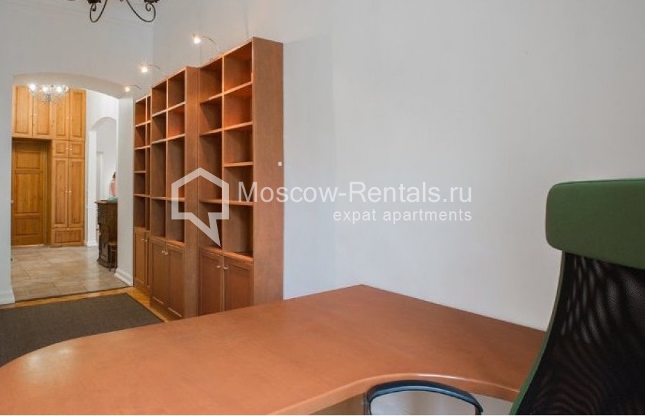Photo #10 4-room (3 BR) apartment for <a href="http://moscow-rentals.ru/en/articles/long-term-rent" target="_blank">a long-term</a> rent
 in Russia, Moscow, Starosadskyi lane, 7/10С7