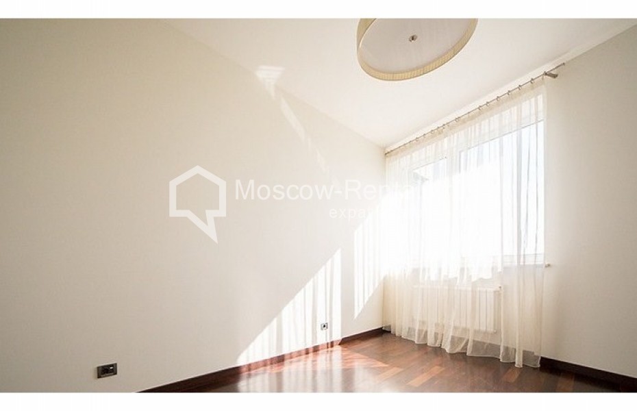 Photo #5 3-room (2 BR) apartment for <a href="http://moscow-rentals.ru/en/articles/long-term-rent" target="_blank">a long-term</a> rent
 in Russia, Moscow, Komsomolsky prosp, 32