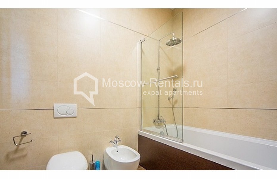 Photo #6 3-room (2 BR) apartment for <a href="http://moscow-rentals.ru/en/articles/long-term-rent" target="_blank">a long-term</a> rent
 in Russia, Moscow, Komsomolsky prosp, 32