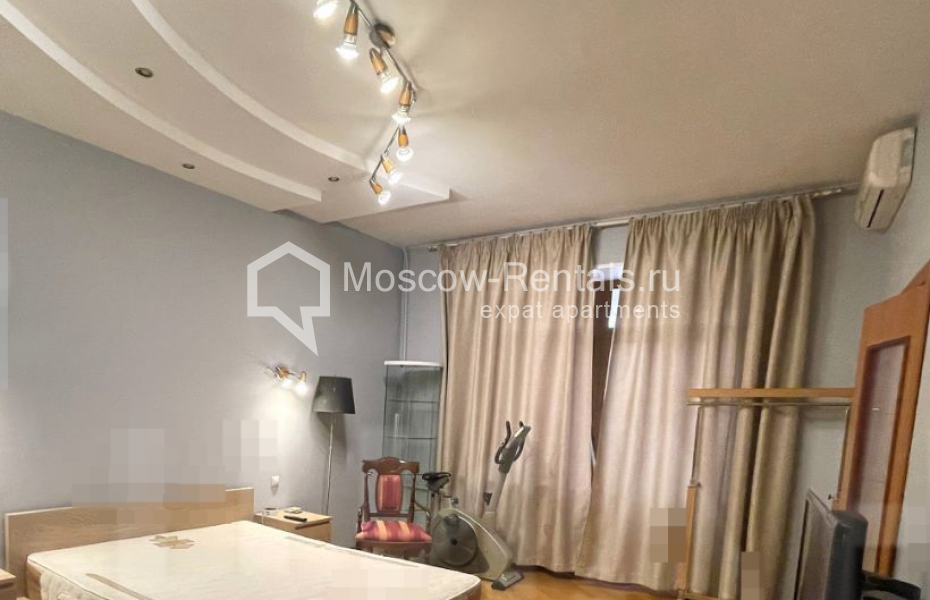 Photo #2 2-room (1 BR) apartment for <a href="http://moscow-rentals.ru/en/articles/long-term-rent" target="_blank">a long-term</a> rent
 in Russia, Moscow, Trekhprudnyi lane, 6