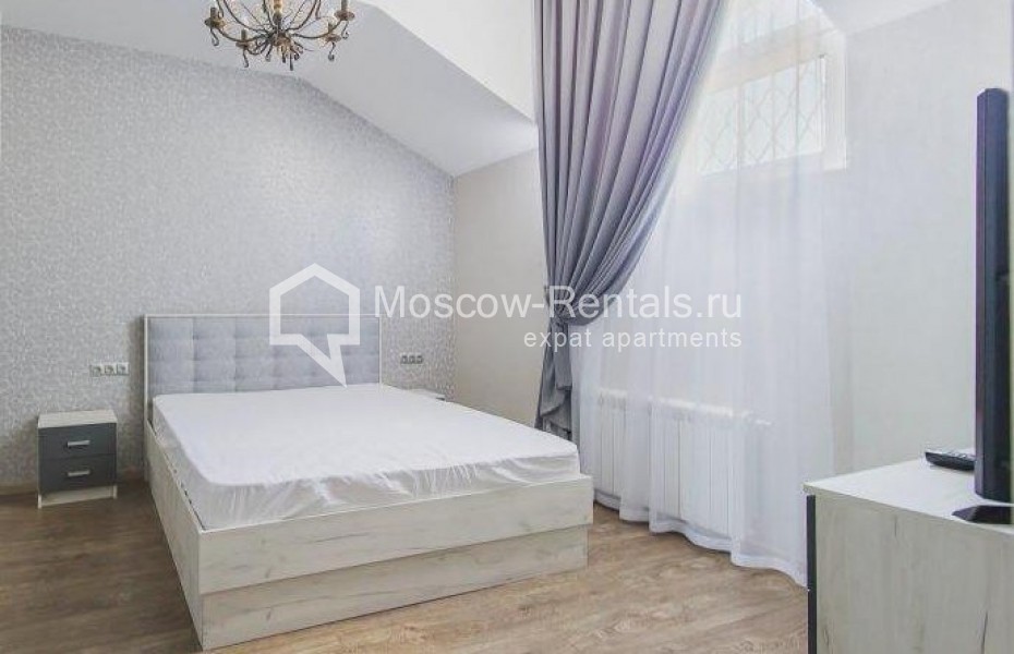 Photo #9 3-room (2 BR) apartment for <a href="http://moscow-rentals.ru/en/articles/long-term-rent" target="_blank">a long-term</a> rent
 in Russia, Moscow, Arbat str, 15/43