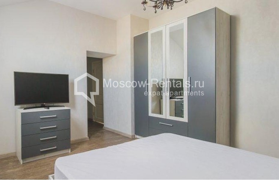 Photo #10 3-room (2 BR) apartment for <a href="http://moscow-rentals.ru/en/articles/long-term-rent" target="_blank">a long-term</a> rent
 in Russia, Moscow, Arbat str, 15/43
