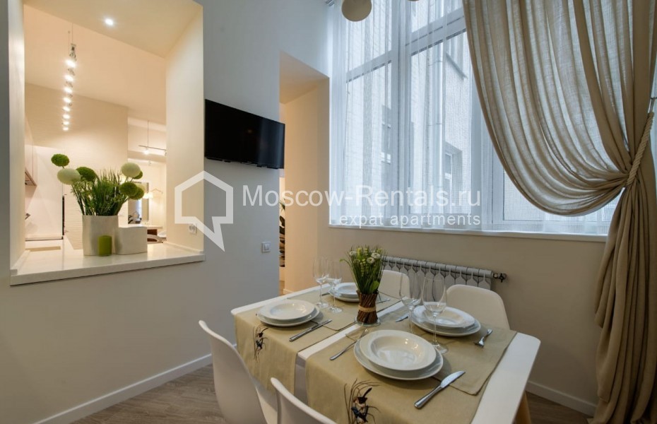 Photo #3 2-room (1 BR) apartment for <a href="http://moscow-rentals.ru/en/articles/long-term-rent" target="_blank">a long-term</a> rent
 in Russia, Moscow, Potapovskyi lane, 10
