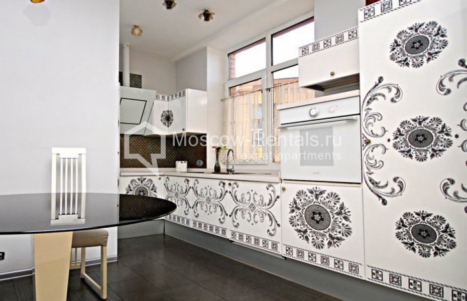 Photo #2 4-room (3 BR) apartment for <a href="http://moscow-rentals.ru/en/articles/long-term-rent" target="_blank">a long-term</a> rent
 in Russia, Moscow, Akademika Tupoleva emb, 15
