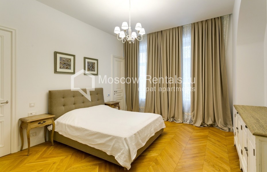 Photo #6 3-room (2 BR) apartment for <a href="http://moscow-rentals.ru/en/articles/long-term-rent" target="_blank">a long-term</a> rent
 in Russia, Moscow, Nikolskaya str, 10/2С2б