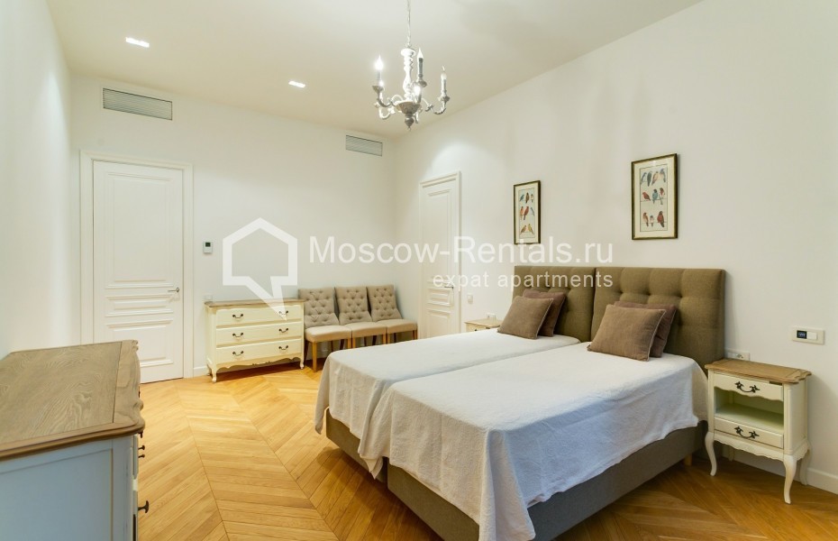 Photo #10 3-room (2 BR) apartment for <a href="http://moscow-rentals.ru/en/articles/long-term-rent" target="_blank">a long-term</a> rent
 in Russia, Moscow, Nikolskaya str, 10/2С2б