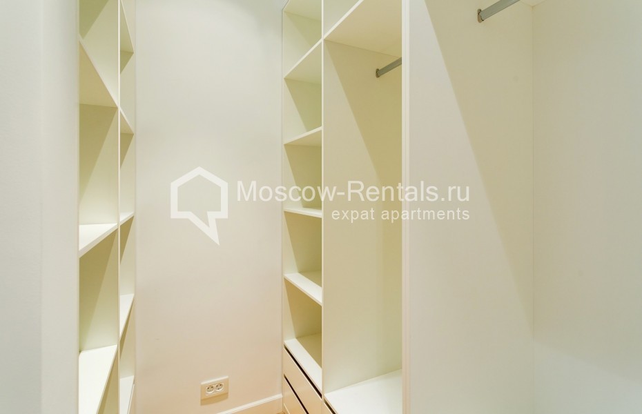 Photo #12 3-room (2 BR) apartment for <a href="http://moscow-rentals.ru/en/articles/long-term-rent" target="_blank">a long-term</a> rent
 in Russia, Moscow, Nikolskaya str, 10/2С2б