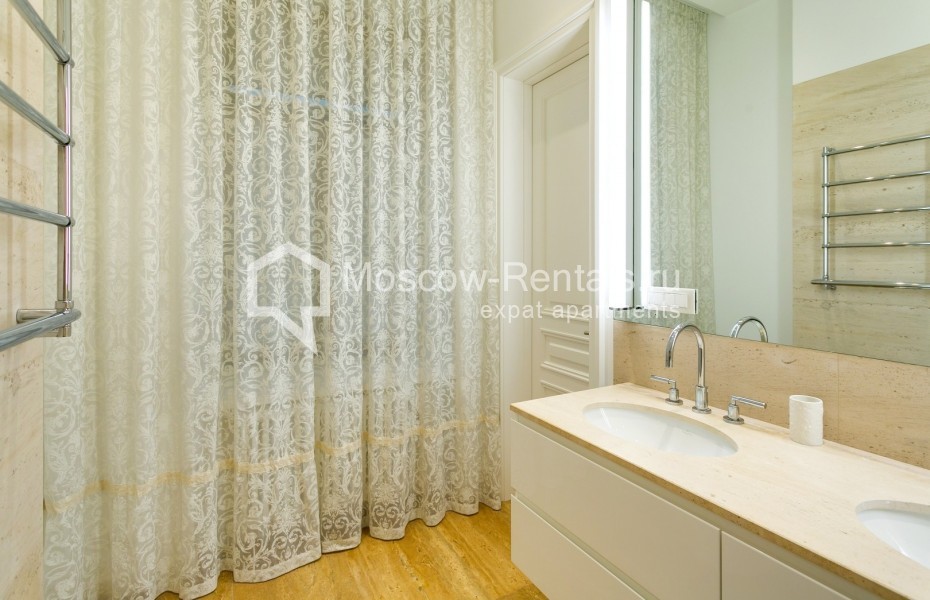 Photo #14 3-room (2 BR) apartment for <a href="http://moscow-rentals.ru/en/articles/long-term-rent" target="_blank">a long-term</a> rent
 in Russia, Moscow, Nikolskaya str, 10/2С2б