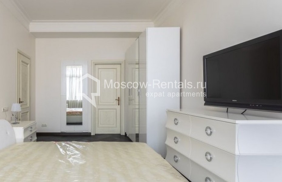 Photo #9 4-room (3 BR) apartment for <a href="http://moscow-rentals.ru/en/articles/long-term-rent" target="_blank">a long-term</a> rent
 in Russia, Moscow, B. Yakimanka str, 22К3