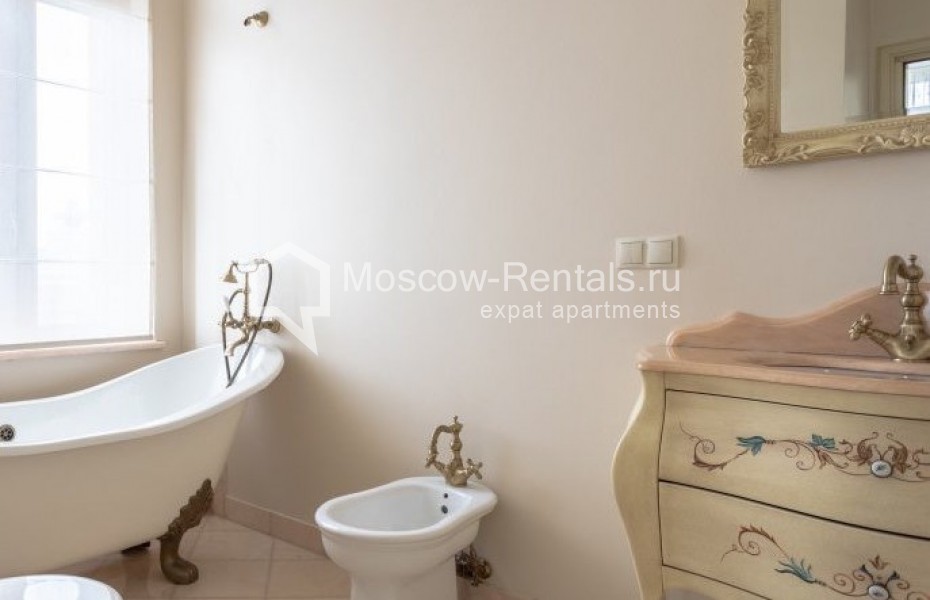 Photo #17 4-room (3 BR) apartment for <a href="http://moscow-rentals.ru/en/articles/long-term-rent" target="_blank">a long-term</a> rent
 in Russia, Moscow, B. Yakimanka str, 22К3