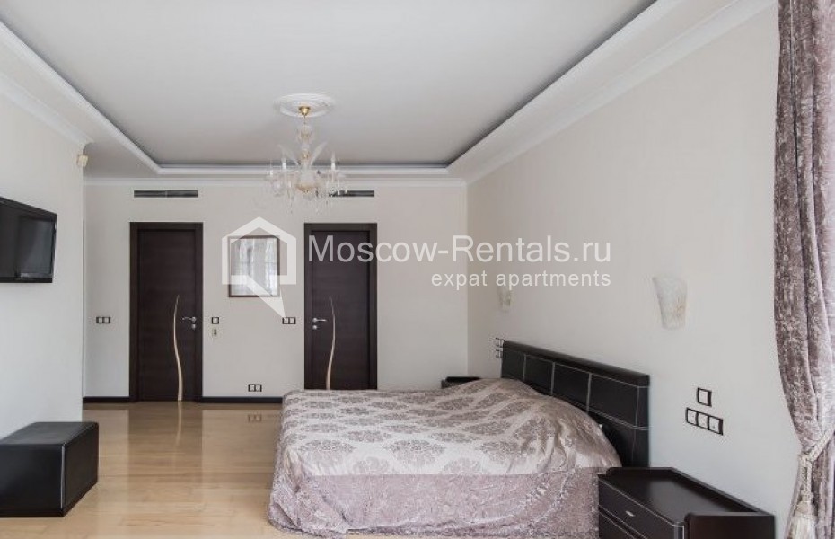 Photo #7 3-room (2 BR) apartment for <a href="http://moscow-rentals.ru/en/articles/long-term-rent" target="_blank">a long-term</a> rent
 in Russia, Moscow, B. Yakimanka str, 50