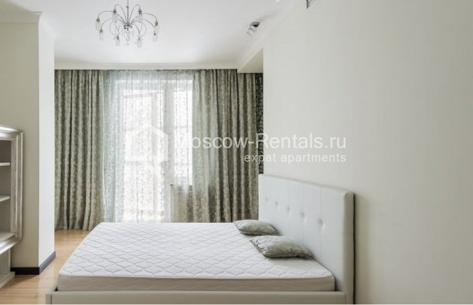 Photo #8 3-room (2 BR) apartment for <a href="http://moscow-rentals.ru/en/articles/long-term-rent" target="_blank">a long-term</a> rent
 in Russia, Moscow, B. Yakimanka str, 50