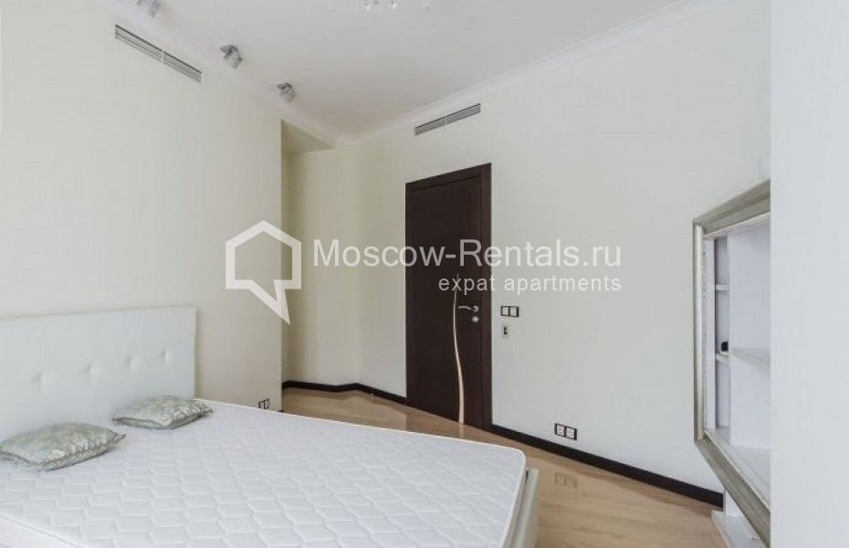 Photo #9 3-room (2 BR) apartment for <a href="http://moscow-rentals.ru/en/articles/long-term-rent" target="_blank">a long-term</a> rent
 in Russia, Moscow, B. Yakimanka str, 50
