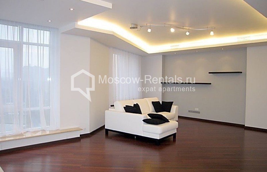 Photo #1 3-room (2 BR) apartment for <a href="http://moscow-rentals.ru/en/articles/long-term-rent" target="_blank">a long-term</a> rent
 in Russia, Moscow, Mosfilmovskaya str, 70 bld 3