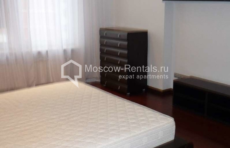 Photo #5 3-room (2 BR) apartment for <a href="http://moscow-rentals.ru/en/articles/long-term-rent" target="_blank">a long-term</a> rent
 in Russia, Moscow, Mosfilmovskaya str, 70 bld 3