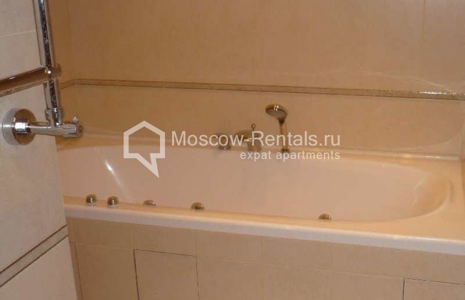 Photo #8 3-room (2 BR) apartment for <a href="http://moscow-rentals.ru/en/articles/long-term-rent" target="_blank">a long-term</a> rent
 in Russia, Moscow, Mosfilmovskaya str, 70 bld 3