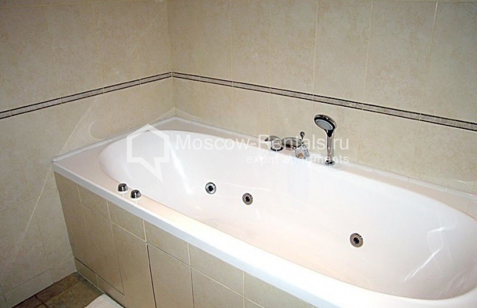 Photo #10 3-room (2 BR) apartment for <a href="http://moscow-rentals.ru/en/articles/long-term-rent" target="_blank">a long-term</a> rent
 in Russia, Moscow, Mosfilmovskaya str, 70 bld 3