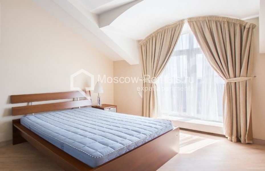 Photo #8 4-room (3 BR) apartment for <a href="http://moscow-rentals.ru/en/articles/long-term-rent" target="_blank">a long-term</a> rent
 in Russia, Moscow, Gusyatnikov lane, 13/3
