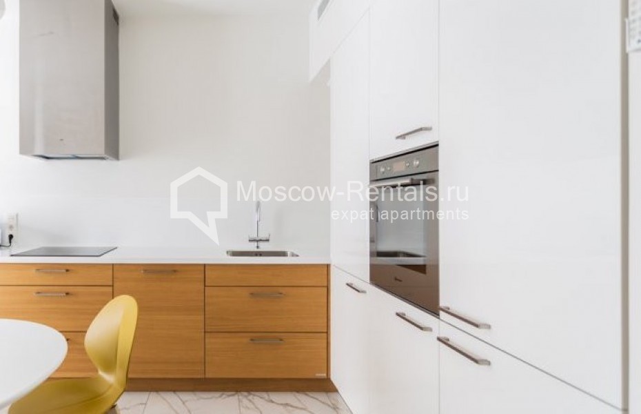 Photo #3 3-room (2 BR) apartment for <a href="http://moscow-rentals.ru/en/articles/long-term-rent" target="_blank">a long-term</a> rent
 in Russia, Moscow, B. Sadovaya str, 5к1