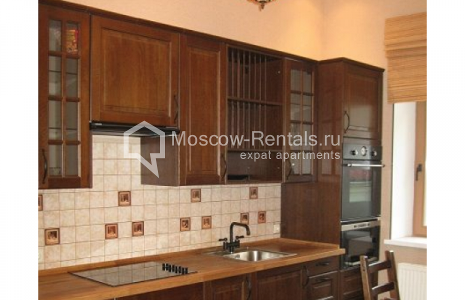 Photo #4 4-room (3 BR) apartment for <a href="http://moscow-rentals.ru/en/articles/long-term-rent" target="_blank">a long-term</a> rent
 in Russia, Moscow, Podsosenskyi lane, 5А