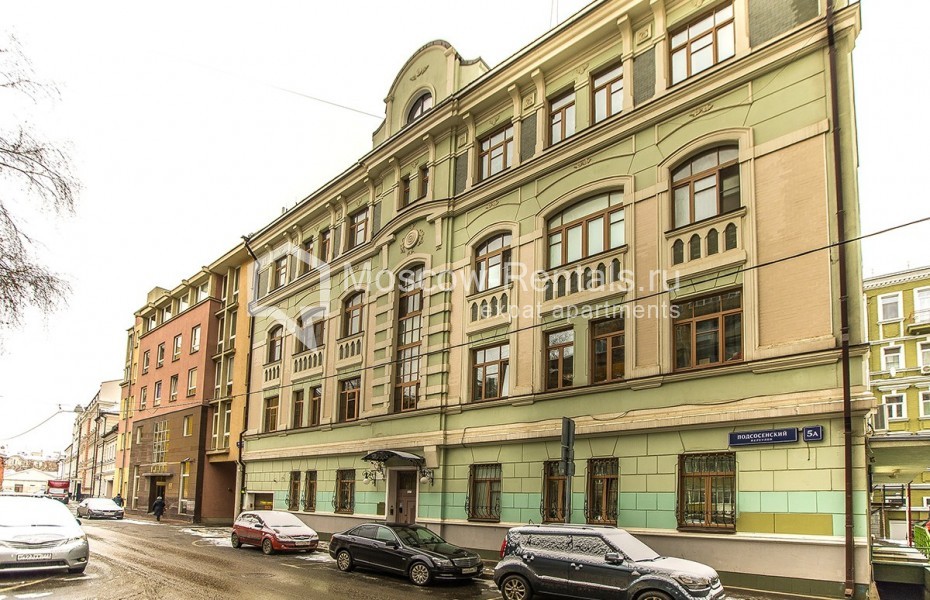 Photo #1 4-room (3 BR) apartment for <a href="http://moscow-rentals.ru/en/articles/long-term-rent" target="_blank">a long-term</a> rent
 in Russia, Moscow, Podsosenskyi lane, 5А