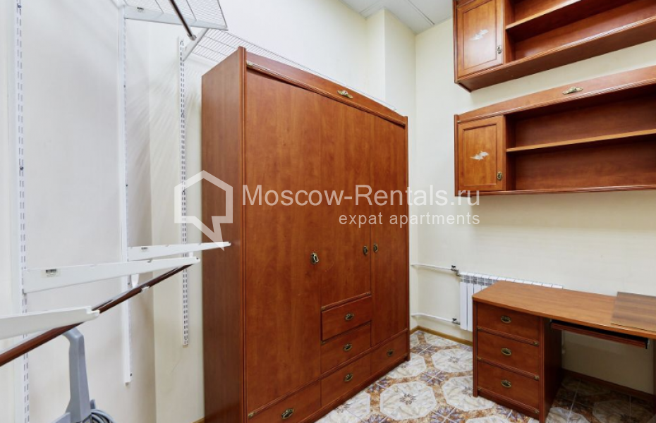 Photo #10 4-room (3 BR) apartment for <a href="http://moscow-rentals.ru/en/articles/long-term-rent" target="_blank">a long-term</a> rent
 in Russia, Moscow, Slesarnyi lane, 3
