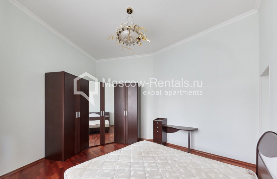 Photo #14 4-room (3 BR) apartment for <a href="http://moscow-rentals.ru/en/articles/long-term-rent" target="_blank">a long-term</a> rent
 in Russia, Moscow, Slesarnyi lane, 3