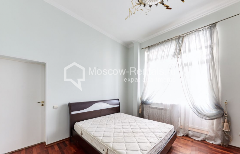 Photo #16 4-room (3 BR) apartment for <a href="http://moscow-rentals.ru/en/articles/long-term-rent" target="_blank">a long-term</a> rent
 in Russia, Moscow, Slesarnyi lane, 3