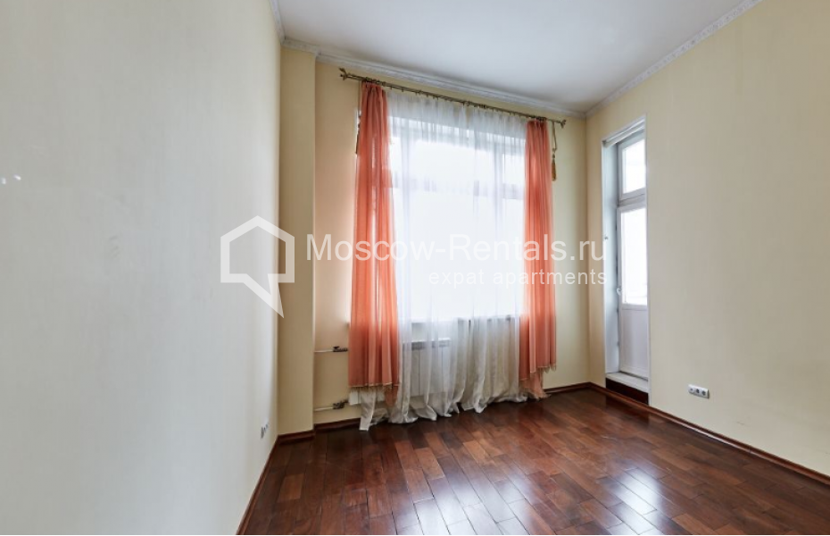 Photo #17 4-room (3 BR) apartment for <a href="http://moscow-rentals.ru/en/articles/long-term-rent" target="_blank">a long-term</a> rent
 in Russia, Moscow, Slesarnyi lane, 3
