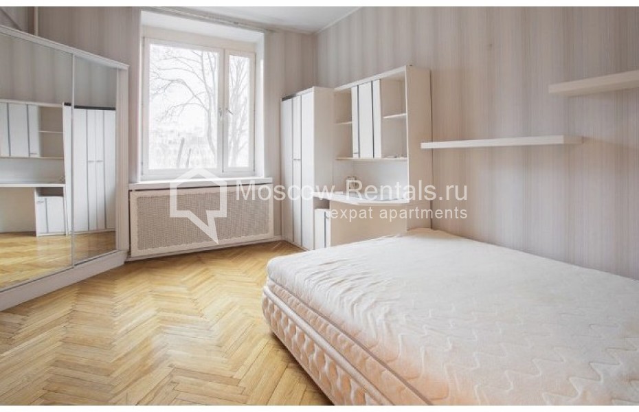 Photo #7 4-room (3 BR) apartment for <a href="http://moscow-rentals.ru/en/articles/long-term-rent" target="_blank">a long-term</a> rent
 in Russia, Moscow, Kazakova str, 17/1С1