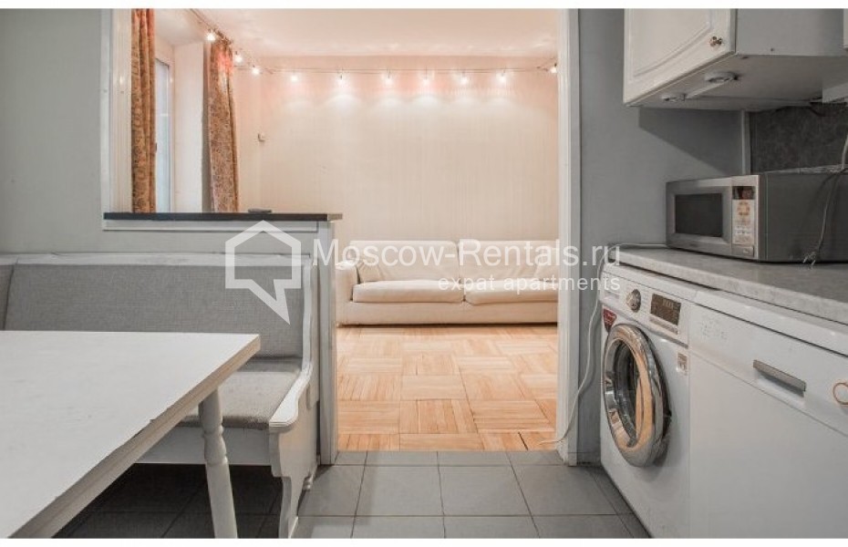 Photo #1 4-room (3 BR) apartment for <a href="http://moscow-rentals.ru/en/articles/long-term-rent" target="_blank">a long-term</a> rent
 in Russia, Moscow, Kazakova str, 17/1С1