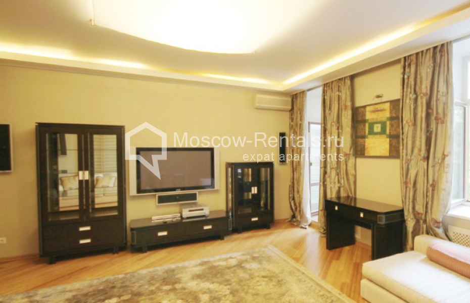 Photo #5 4-room (3 BR) apartment for <a href="http://moscow-rentals.ru/en/articles/long-term-rent" target="_blank">a long-term</a> rent
 in Russia, Moscow, Gilyarovskogo str, 50