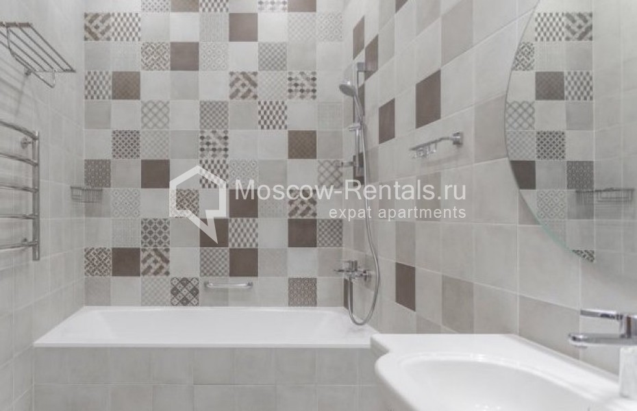 Photo #18 4-room (3 BR) apartment for <a href="http://moscow-rentals.ru/en/articles/long-term-rent" target="_blank">a long-term</a> rent
 in Russia, Moscow, 1st Smolenskyi lane, 21