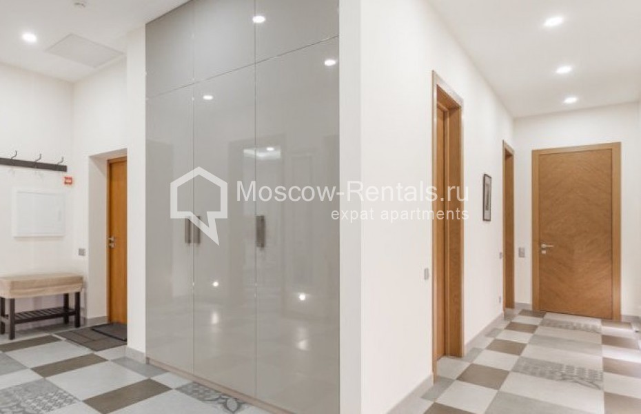 Photo #21 4-room (3 BR) apartment for <a href="http://moscow-rentals.ru/en/articles/long-term-rent" target="_blank">a long-term</a> rent
 in Russia, Moscow, 1st Smolenskyi lane, 21