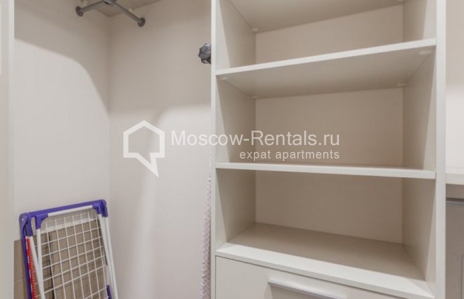 Photo #23 4-room (3 BR) apartment for <a href="http://moscow-rentals.ru/en/articles/long-term-rent" target="_blank">a long-term</a> rent
 in Russia, Moscow, 1st Smolenskyi lane, 21