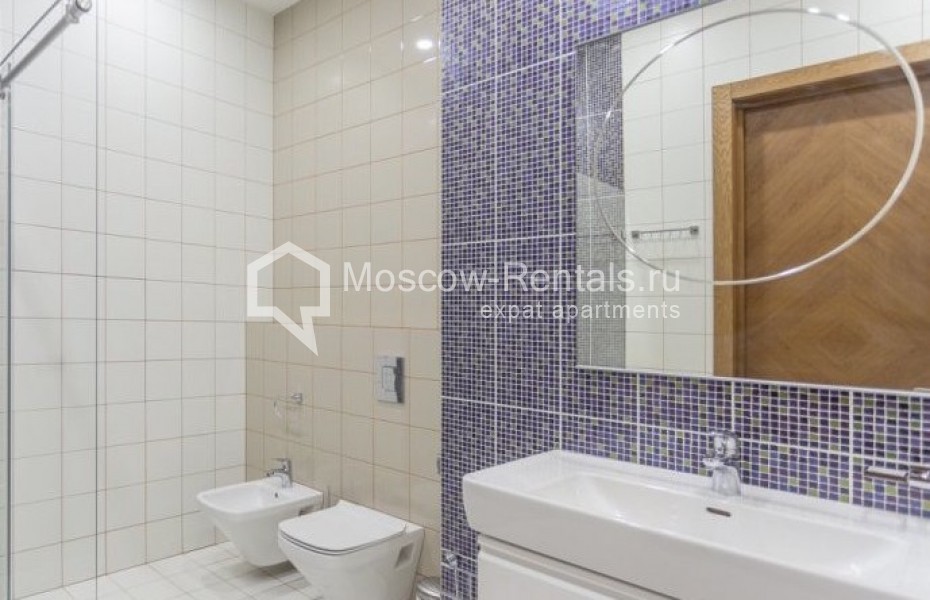 Photo #19 4-room (3 BR) apartment for <a href="http://moscow-rentals.ru/en/articles/long-term-rent" target="_blank">a long-term</a> rent
 in Russia, Moscow, 1st Smolenskyi lane, 21