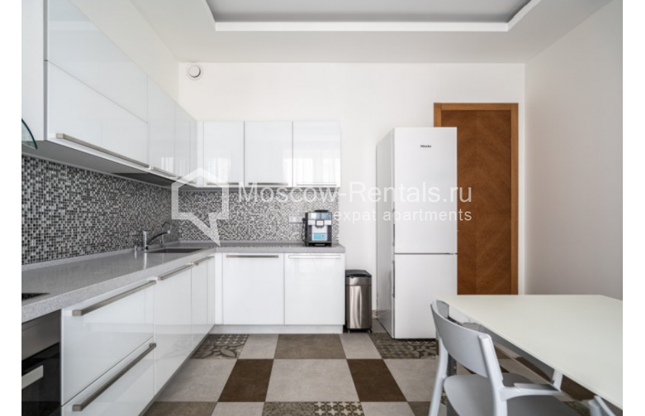 Photo #6 4-room (3 BR) apartment for <a href="http://moscow-rentals.ru/en/articles/long-term-rent" target="_blank">a long-term</a> rent
 in Russia, Moscow, 1st Smolenskyi lane, 21