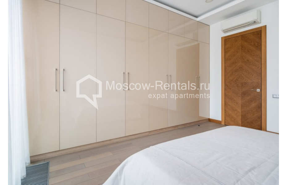 Photo #9 4-room (3 BR) apartment for <a href="http://moscow-rentals.ru/en/articles/long-term-rent" target="_blank">a long-term</a> rent
 in Russia, Moscow, 1st Smolenskyi lane, 21