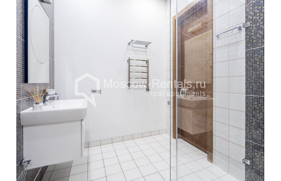 Photo #20 4-room (3 BR) apartment for <a href="http://moscow-rentals.ru/en/articles/long-term-rent" target="_blank">a long-term</a> rent
 in Russia, Moscow, 1st Smolenskyi lane, 21