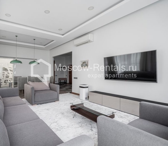 Photo #2 4-room (3 BR) apartment for <a href="http://moscow-rentals.ru/en/articles/long-term-rent" target="_blank">a long-term</a> rent
 in Russia, Moscow, 1st Smolenskyi lane, 21