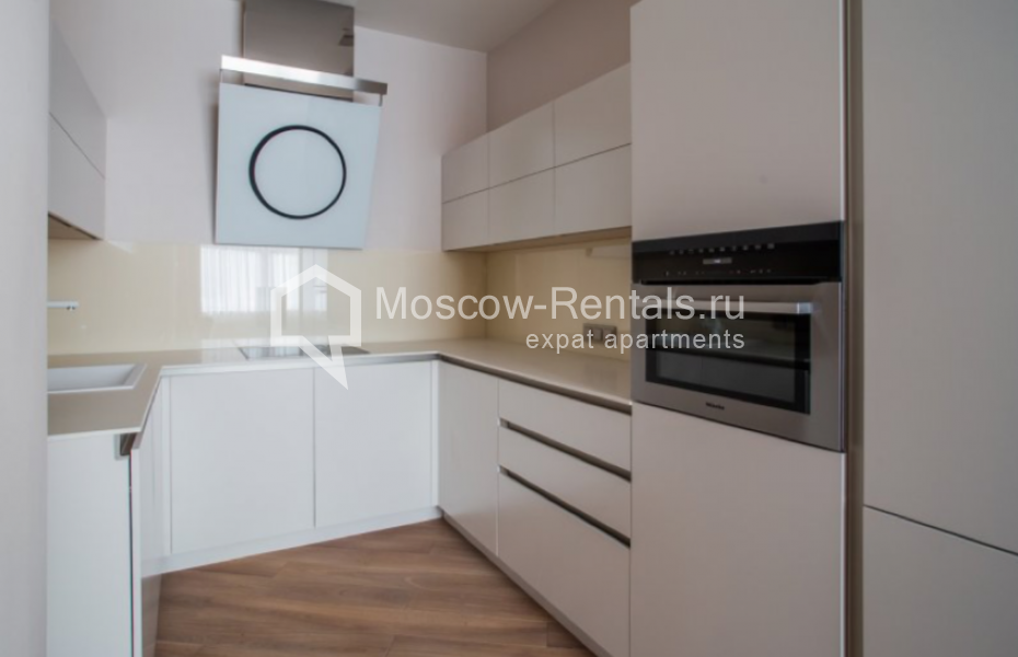 Photo #2 3-room (2 BR) apartment for <a href="http://moscow-rentals.ru/en/articles/long-term-rent" target="_blank">a long-term</a> rent
 in Russia, Moscow, New Arbat str, 32