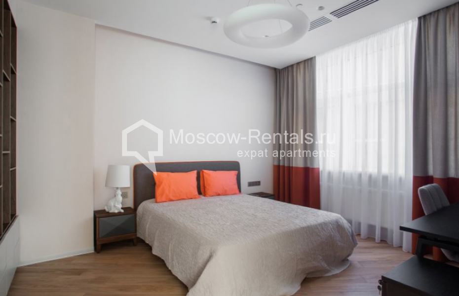 Photo #5 3-room (2 BR) apartment for <a href="http://moscow-rentals.ru/en/articles/long-term-rent" target="_blank">a long-term</a> rent
 in Russia, Moscow, New Arbat str, 32