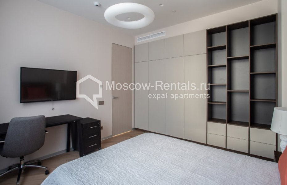 Photo #6 3-room (2 BR) apartment for <a href="http://moscow-rentals.ru/en/articles/long-term-rent" target="_blank">a long-term</a> rent
 in Russia, Moscow, New Arbat str, 32