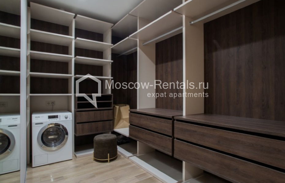 Photo #10 3-room (2 BR) apartment for <a href="http://moscow-rentals.ru/en/articles/long-term-rent" target="_blank">a long-term</a> rent
 in Russia, Moscow, New Arbat str, 32