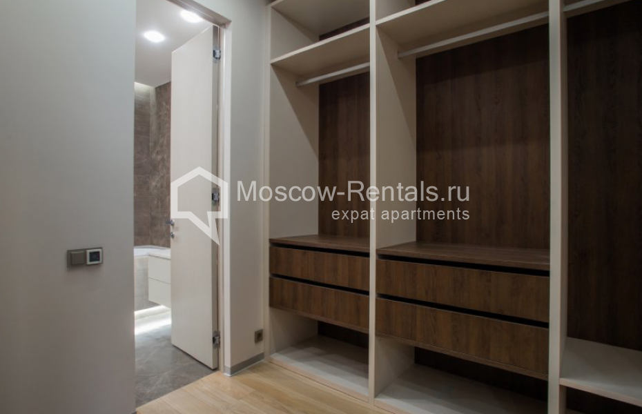 Photo #11 3-room (2 BR) apartment for <a href="http://moscow-rentals.ru/en/articles/long-term-rent" target="_blank">a long-term</a> rent
 in Russia, Moscow, New Arbat str, 32