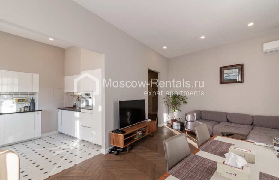 Photo #1 3-room (2 BR) apartment for <a href="http://moscow-rentals.ru/en/articles/long-term-rent" target="_blank">a long-term</a> rent
 in Russia, Moscow, B. Gnezdnikovskyi lane, 3